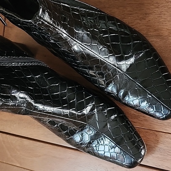 Bandolino croc embossed ankle boots - Picture 4 of 4